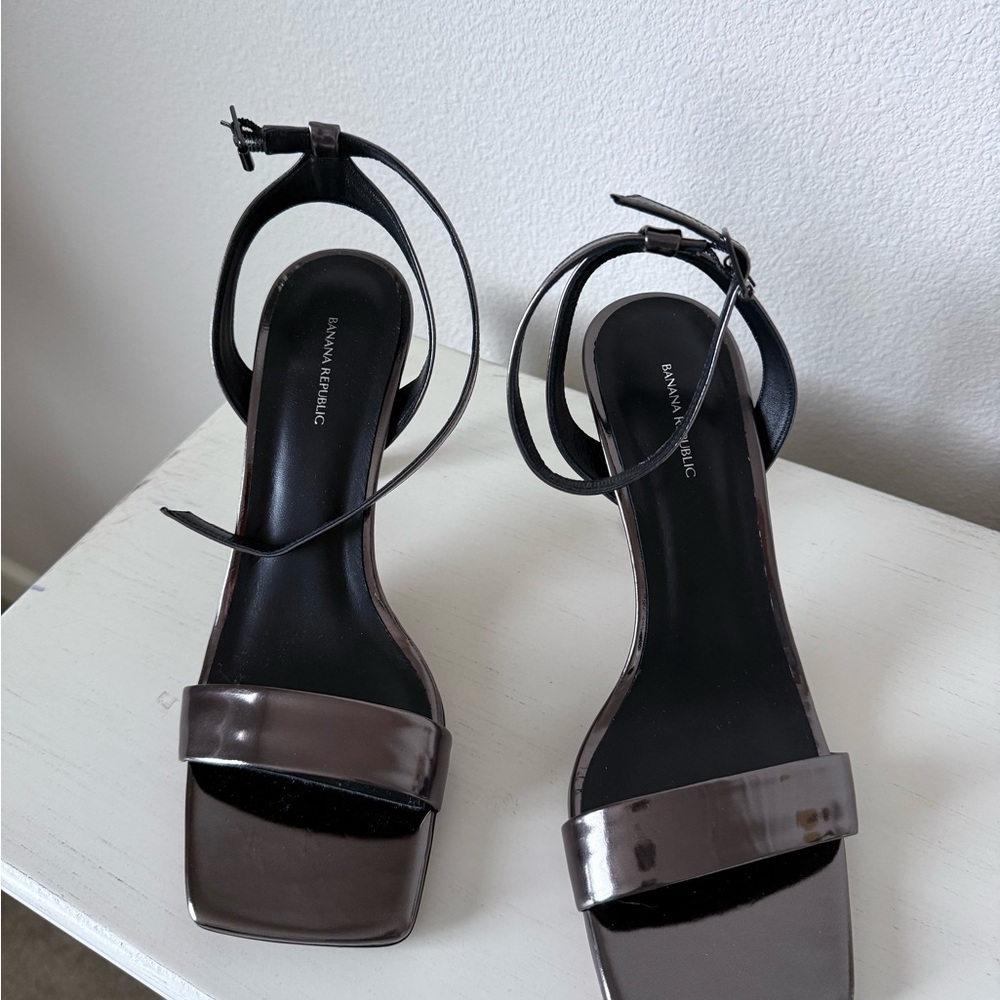 Banana Republic Dark Grey Heels ( never worn- plastic still on bottom)